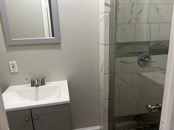 2nd image of 530 Kennedy Blvd #2nd