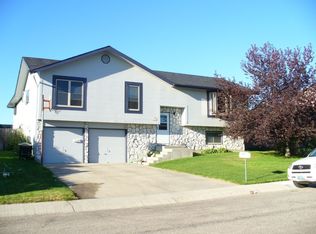 1149 Green River Dr, Douglas, WY 82633