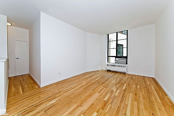 1st image of 720 Greenwich St APT 5L