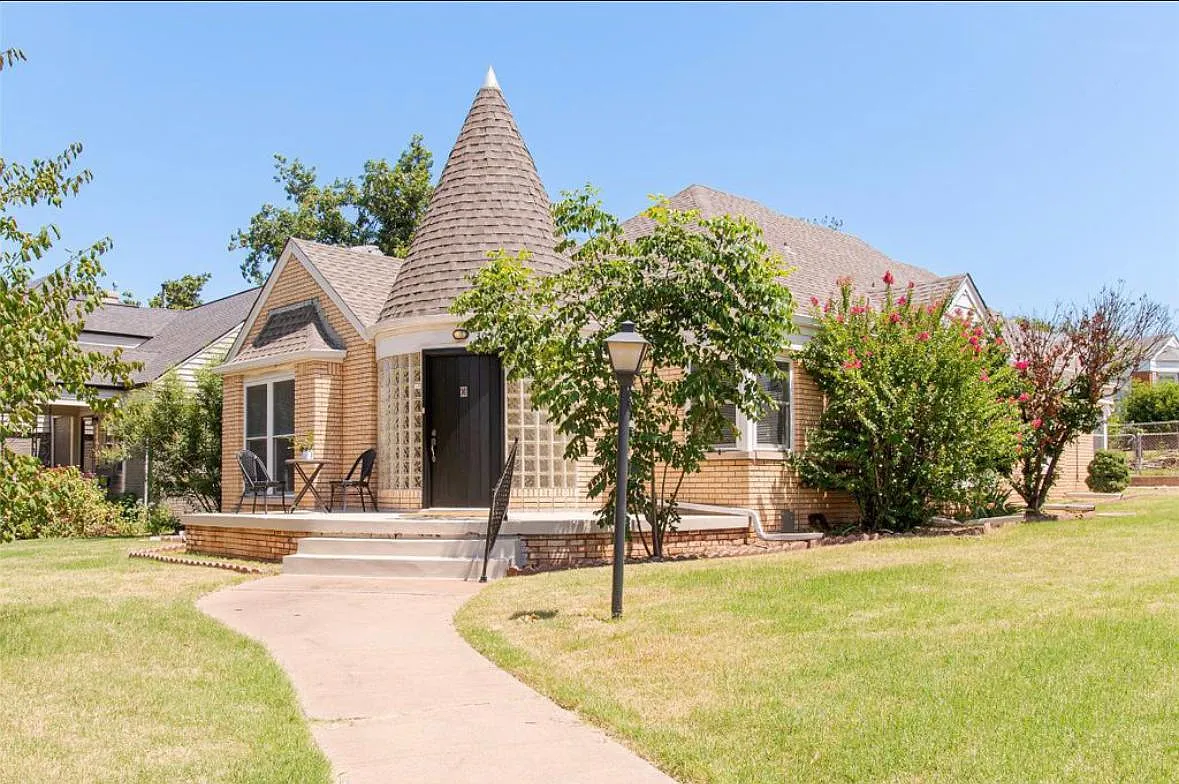 3 bed, 1857 sqft, $2,600 — Photo 2