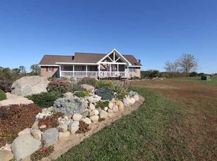 E2660 Hobson Rd, Waupaca, WI 54981