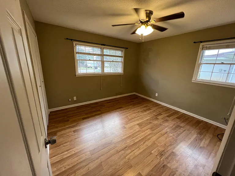 303 Richland Dr — Photo 13