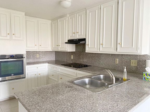 5th image of 3907 Irvine Dr