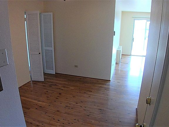 5th image of 700 N Washington St APT 404