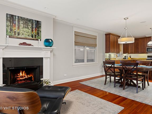 3rd image of 2767 N Kenmore Ave Unit 1