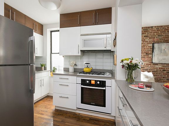 3rd image of 251 Pacific St APT 11