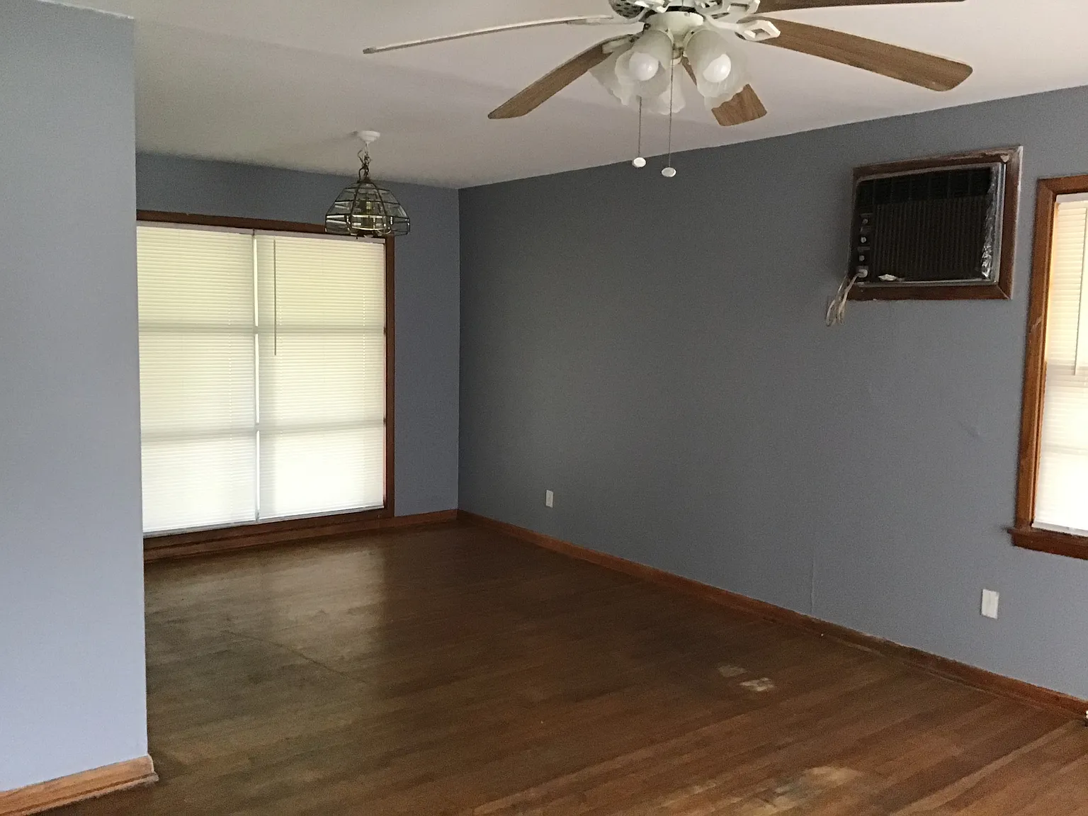 4 bed 1 bath for Rent — Photo 3