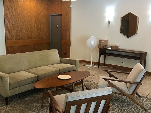 2nd image of 1516 Hinman Ave APT 306