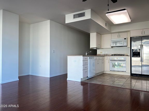 5th image of 4808 N 24th St Unit 1102