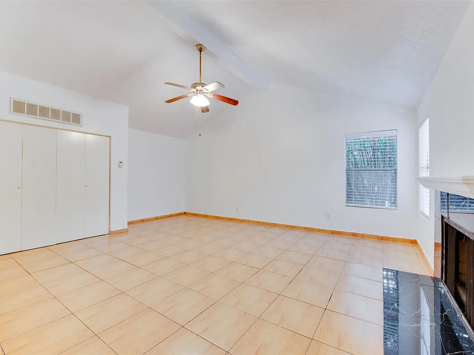 1 bed, 1.0 bath, 528 sqft, $1,000 — Photo 4