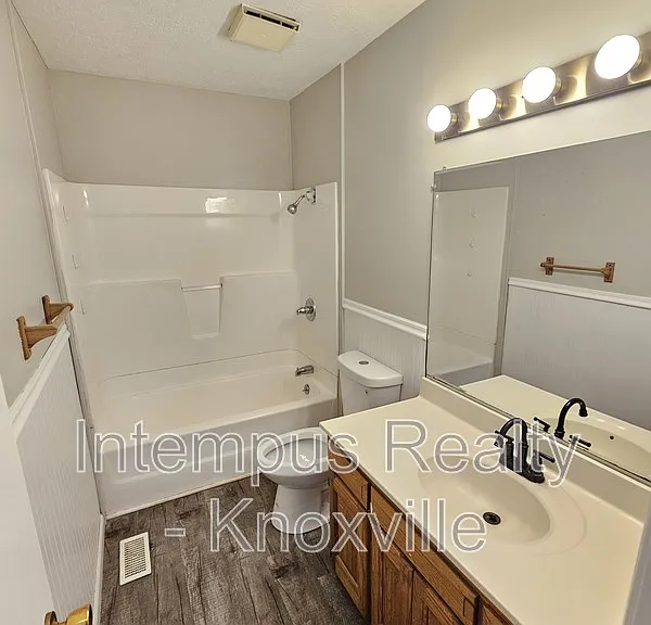 2000 Nandina Dr — Photo 11