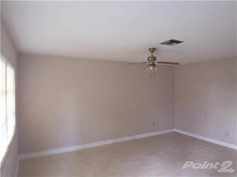 3rd image of 4655 Weymouth St