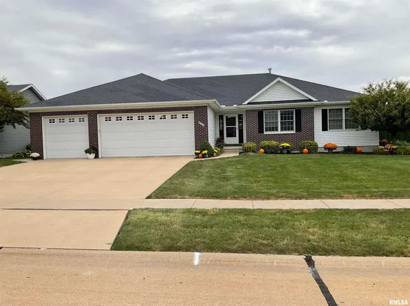 819 Sawgrass Ct, Eldridge, IA 52748