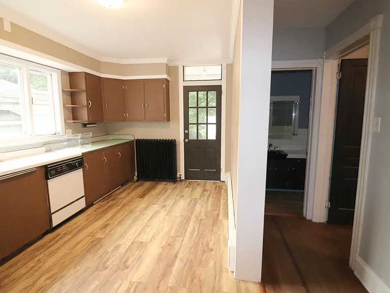 93 E Main St #1 — Photo 9