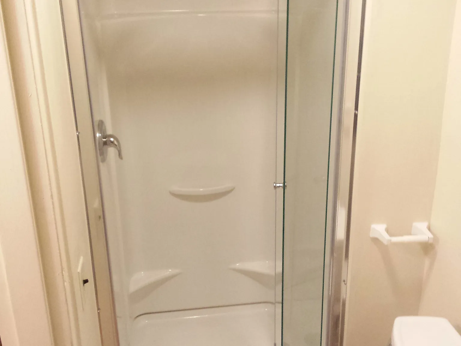 3 bed, 1400 sqft, $2,970 — Photo 3