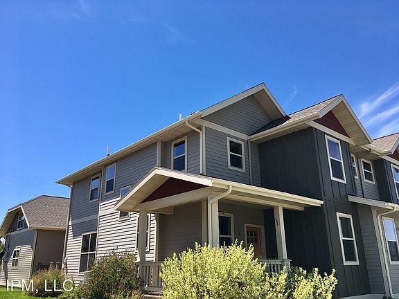 2nd image of 2811 Blackbird Dr APT A