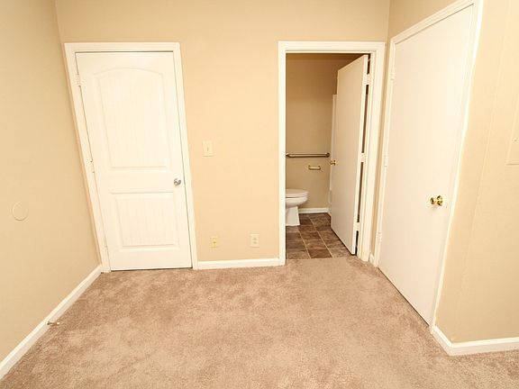 4th image of 704 Peachers Dr Unit D