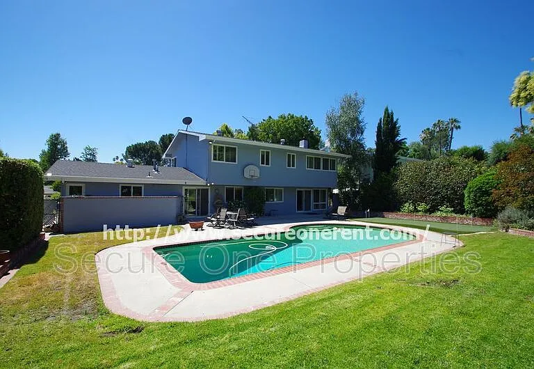 5827 Fairhaven Ave — Photo 3