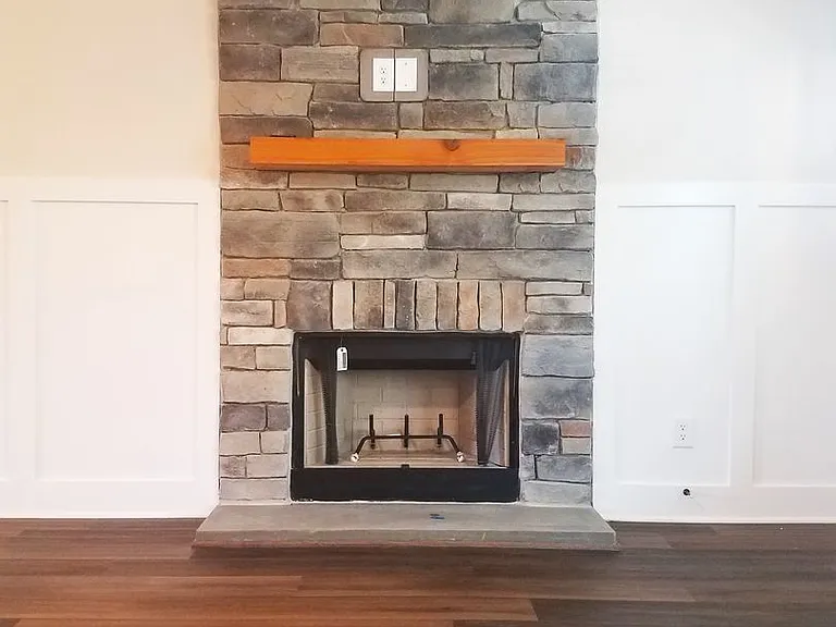 291 Stratford Ln — Photo 6