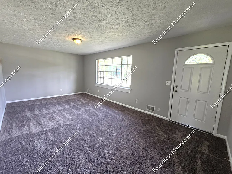8834 Homewood Dr — Photo 2