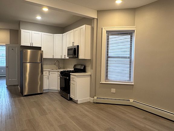 4th image of 63 Saint Pauls Ave APT 3
