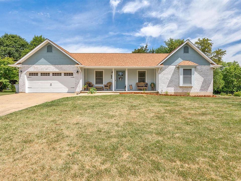 1st image of 229 Lisa Dr