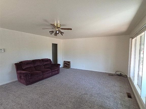 4th image of 1680 Hammon Ave