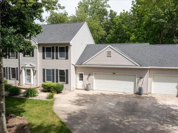 4156 Twilight Ct, Oshkosh, WI 54904