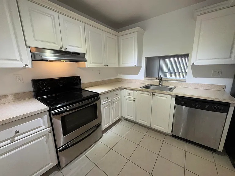 701 N Pine Island Rd #105 — Photo 16