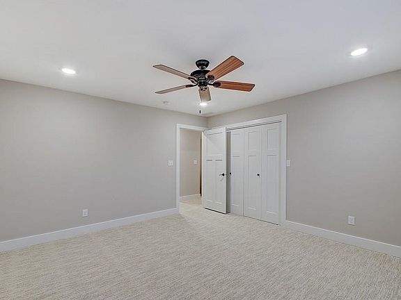 4th image of 1518 Sturm Ave