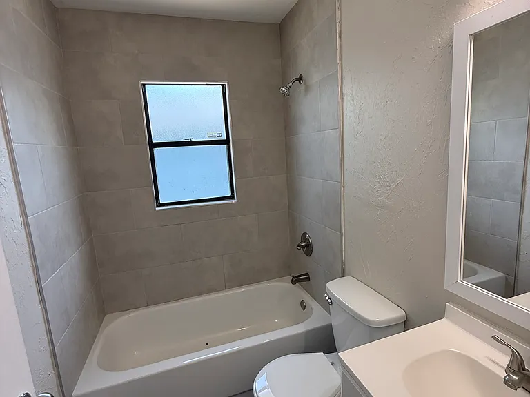 3061 Edgewood Ter — Photo 5
