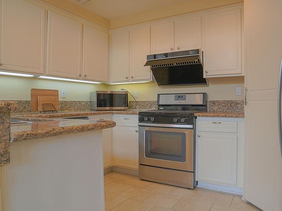 5th image of 2686 Dunstan Dr