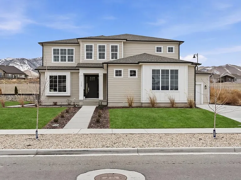 3559 S Garibaldi Way — Photo 2
