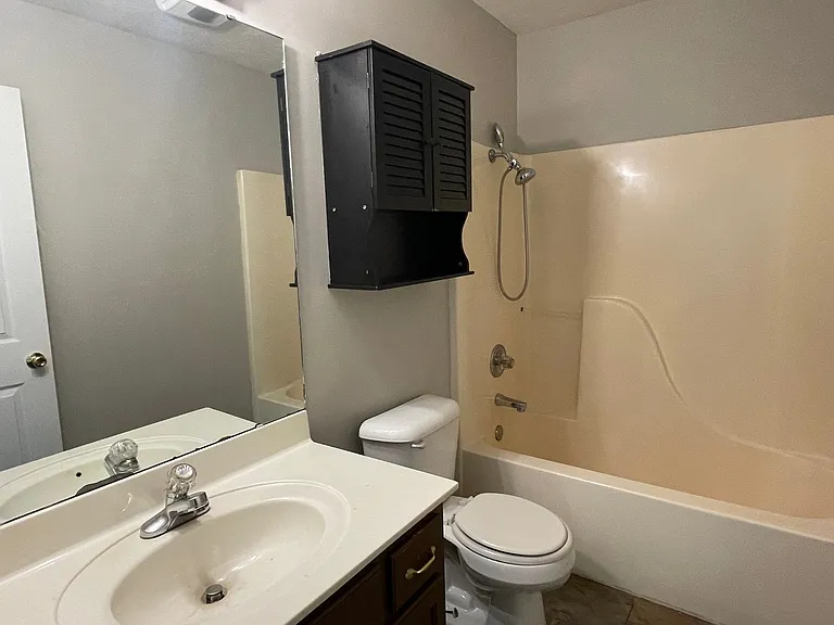 1425 Joyner Dr — Photo 9