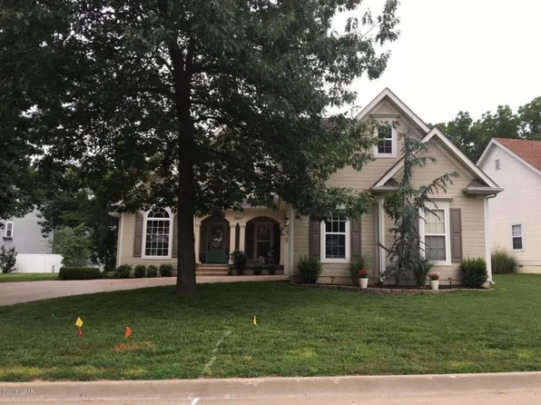 2807 Sparkling Waters Ct, Joplin, MO 64801