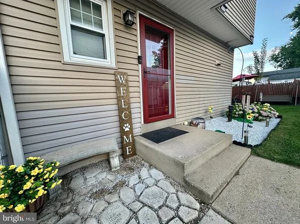 114 Mifflin St, Bristol, PA 19007