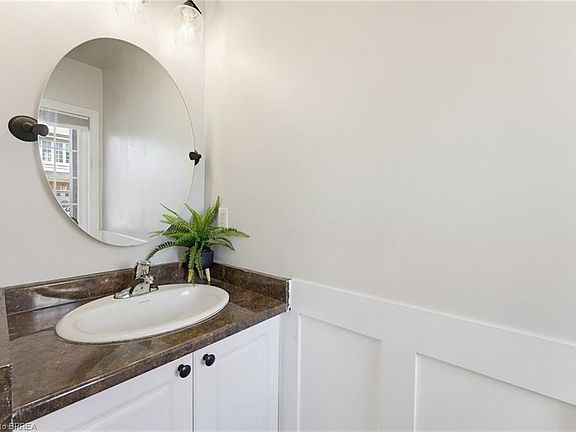 5th image of 100 Chester Dr #16