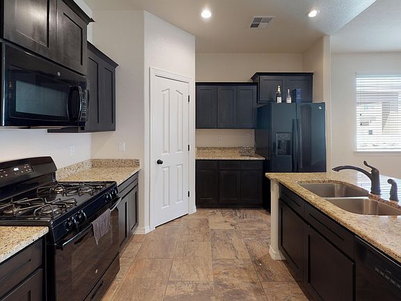 3rd image of 2136 Thomas Lackland St