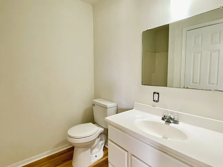 235 Jasmine Ln — Photo 6