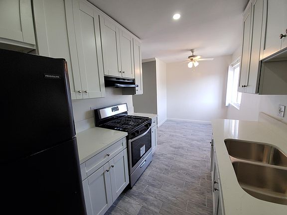 5th image of 1224 N Formosa Ave