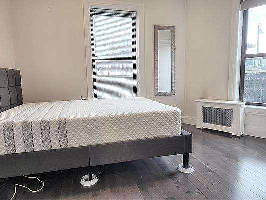 5th image of 566 W 126th St APT 61