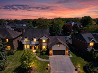 28 Cleophas Dr, Lakeshore, ON N8N 4J9