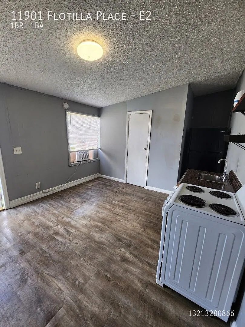 1/1 in West Boca Raton in a mobile home — Photo 3