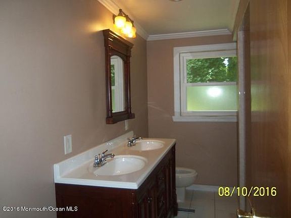 5th image of 54 N Park Ave