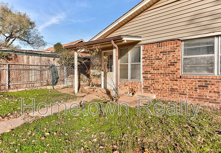 605 W Clarke St — Photo 42