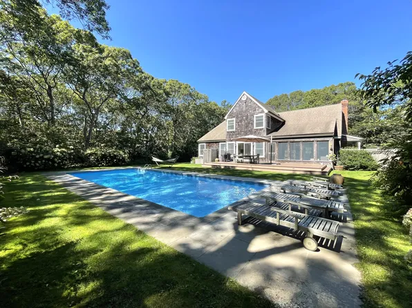 19 Grape Arbor Ln, East Hampton, NY 11937
