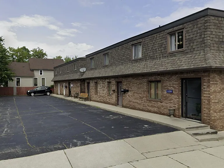 805 Superior St — Photo 2