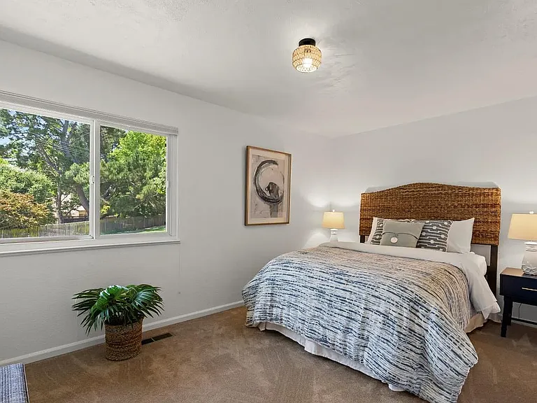 155 Peach Ter — Photo 3
