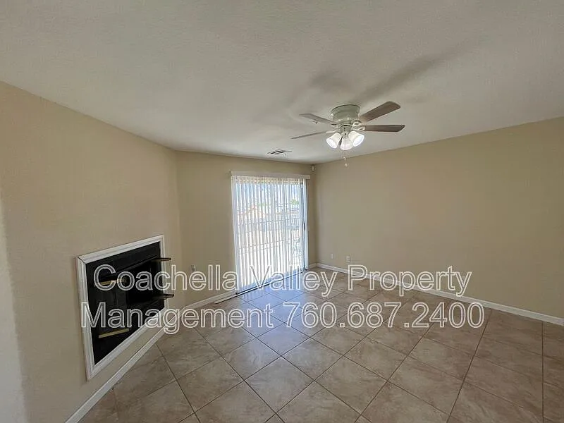 3 bed, 2.0 bath, 1240 sqft, $2,295 — Photo 3