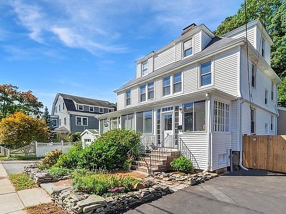 2nd image of 8A Haskell St #8A